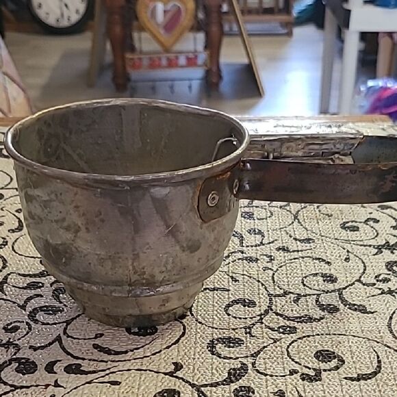 Vintage Metal Flour Sifter - Picture 1 of 6